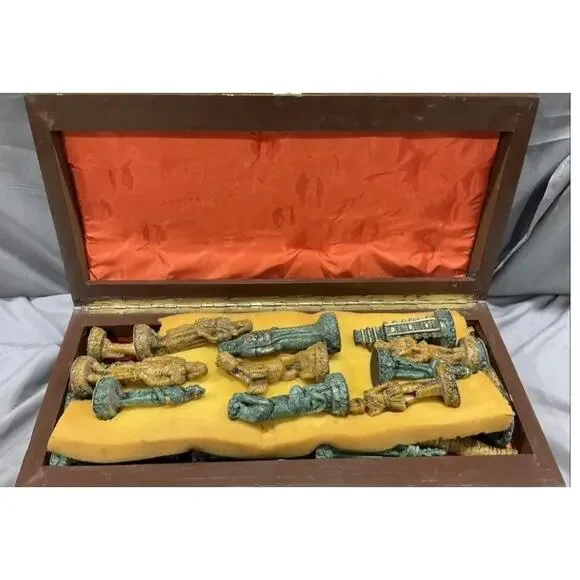 VINTAGE MAYAN VS SPANISH MARBLE CHESS SET IN MARBLE BOXXLARGE